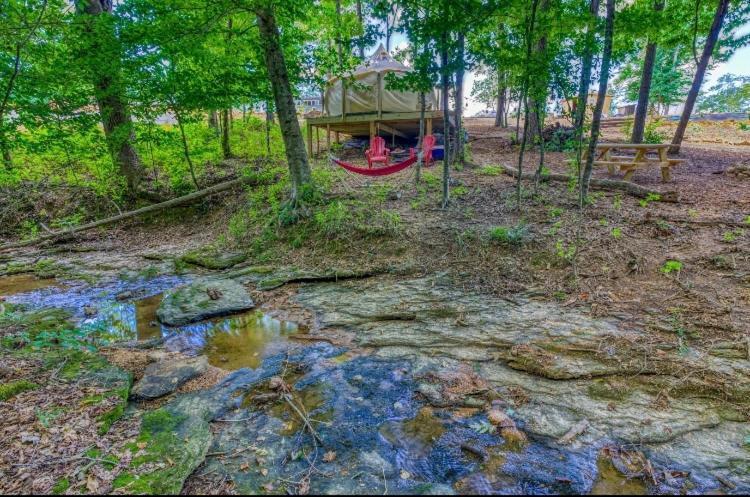 The Aries-A Stargazing, Luxury Glamping Tent Rogersville المظهر الخارجي الصورة