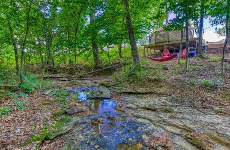 The Aries-A Stargazing, Luxury Glamping Tent Rogersville المظهر الخارجي الصورة